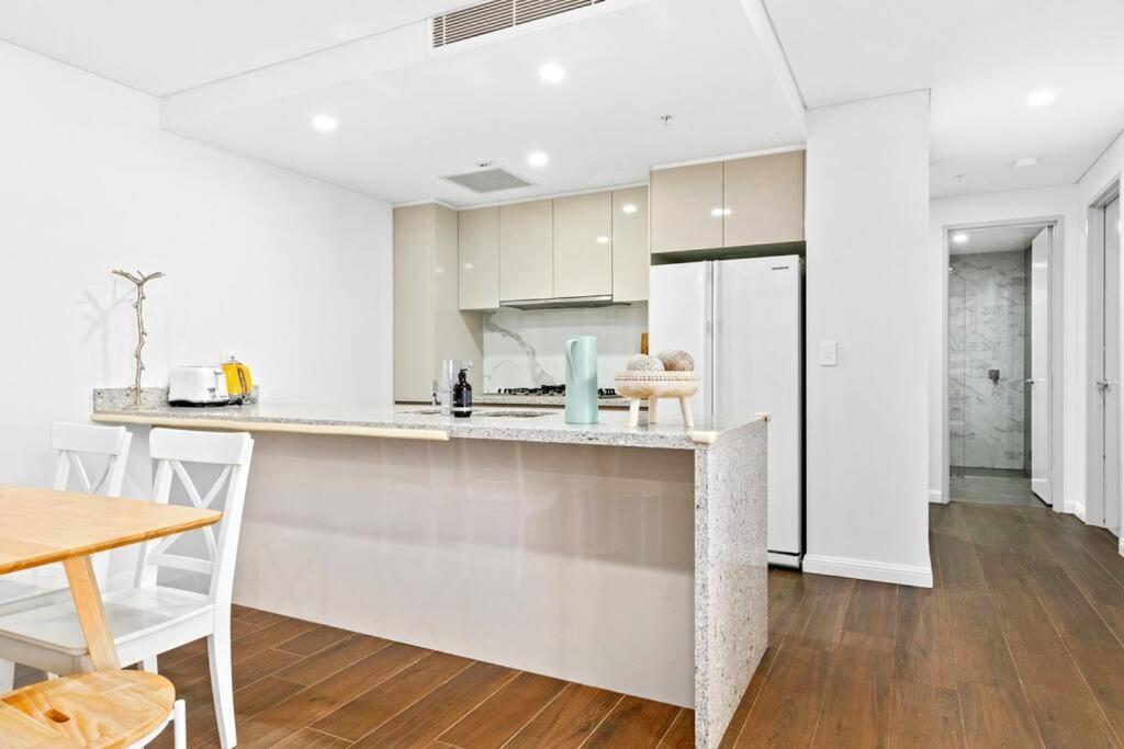 Four Bedroom Apartment With Facilities In Olympic Park Sydney Exterior foto